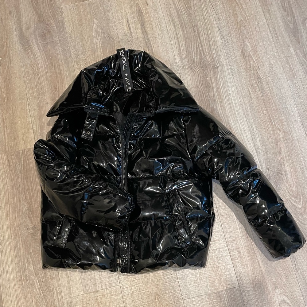 Kendall & Kylie puffer black shiny jacket